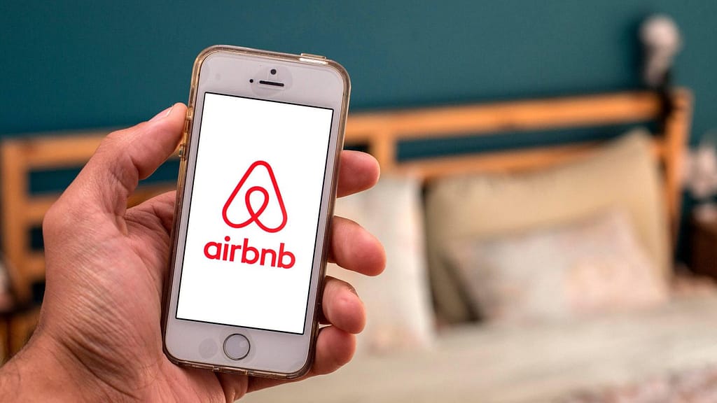Airbnb must provide information about local authorities
